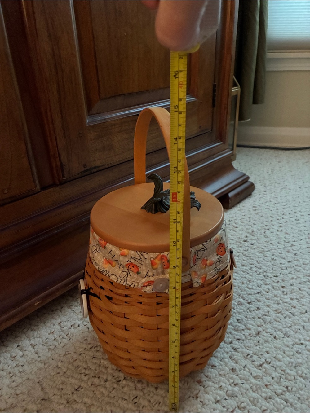 Longaberger Pumpkin Basket with Orange and Tan Candy Corn Liner - Picture 14 of 16
